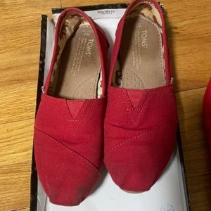 Authentic Toms